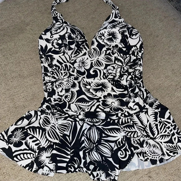 CHAPS floral halter swimsuit skirt - size 6 - F - Picture 1 of 5
